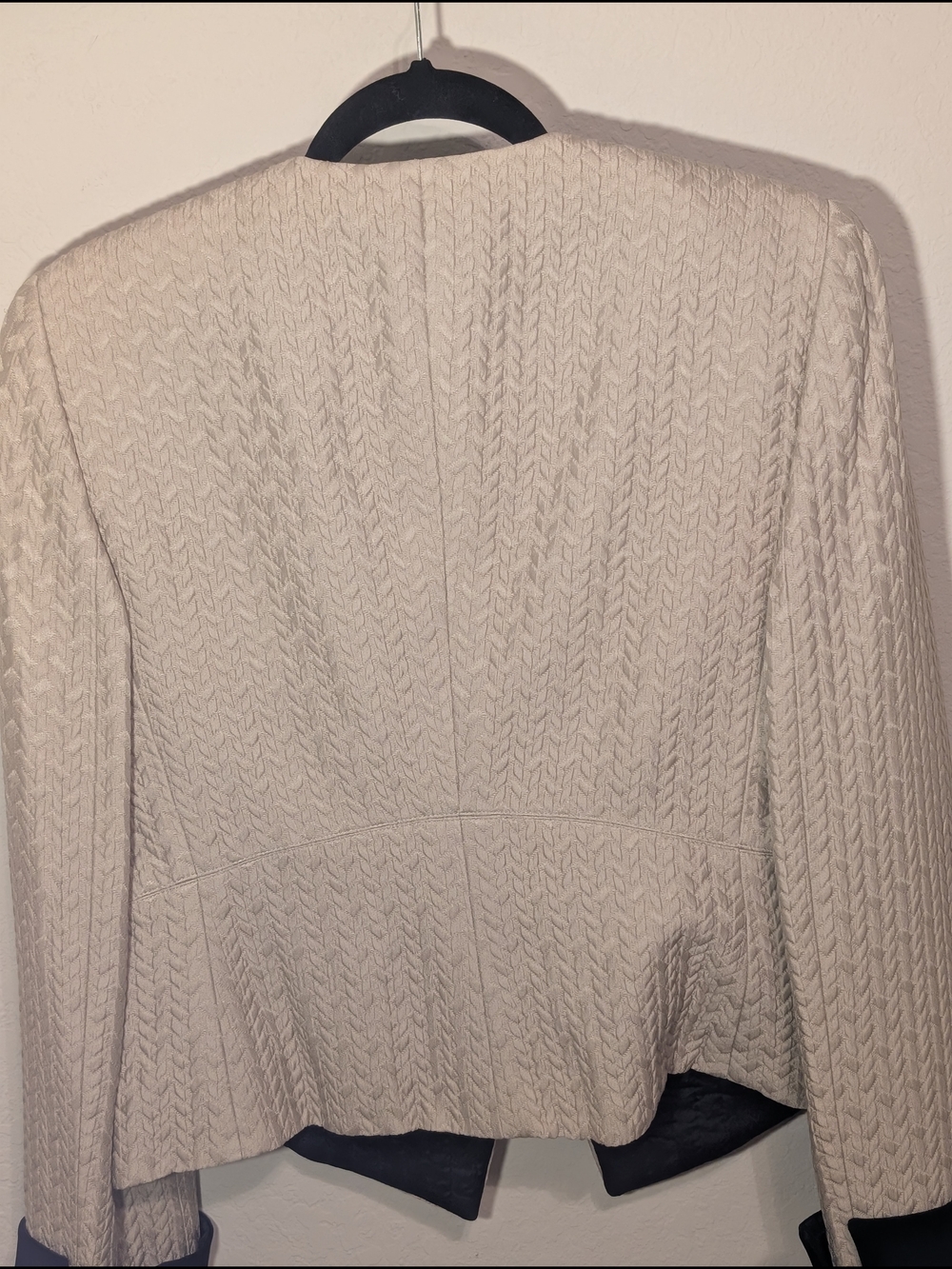 Armani Collezioni Cream Textured Jacket with Black Trim - Picture 4 of 5